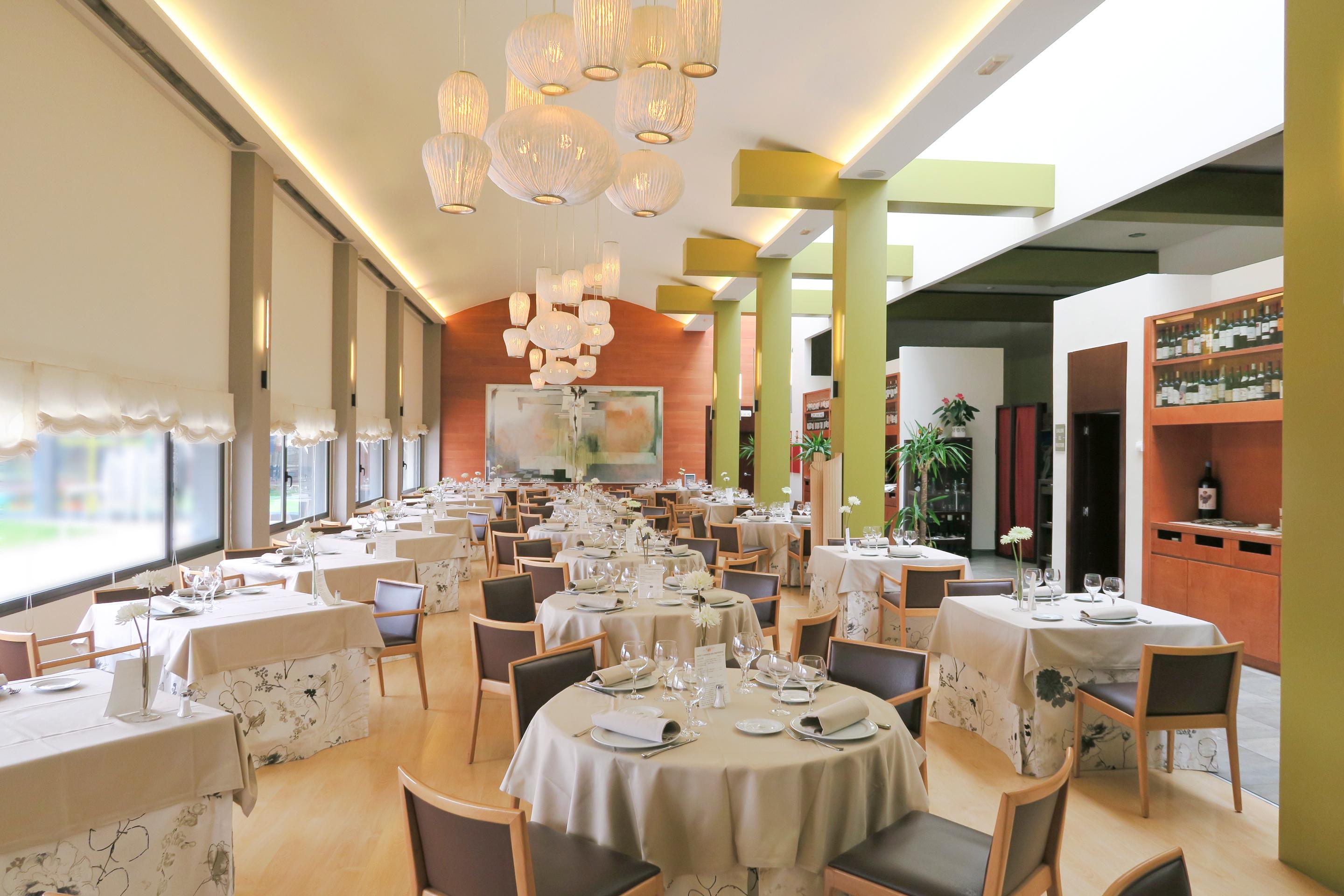 Hq La Galeria Hotel Burgos Bagian luar foto