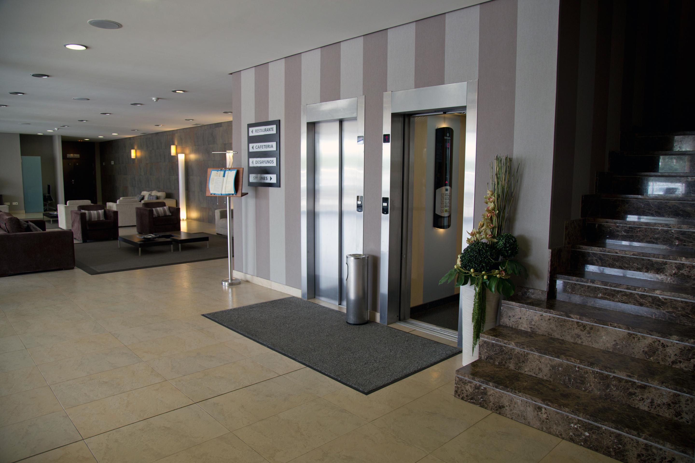 Hq La Galeria Hotel Burgos Bagian luar foto