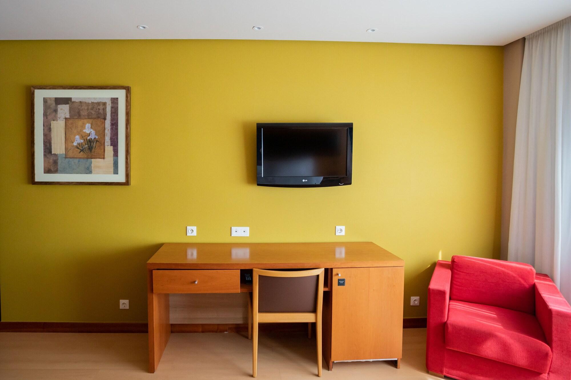 Hq La Galeria Hotel Burgos Bagian luar foto