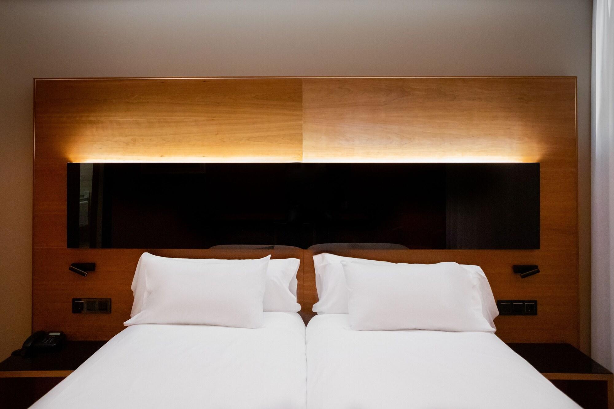 Hq La Galeria Hotel Burgos Bagian luar foto