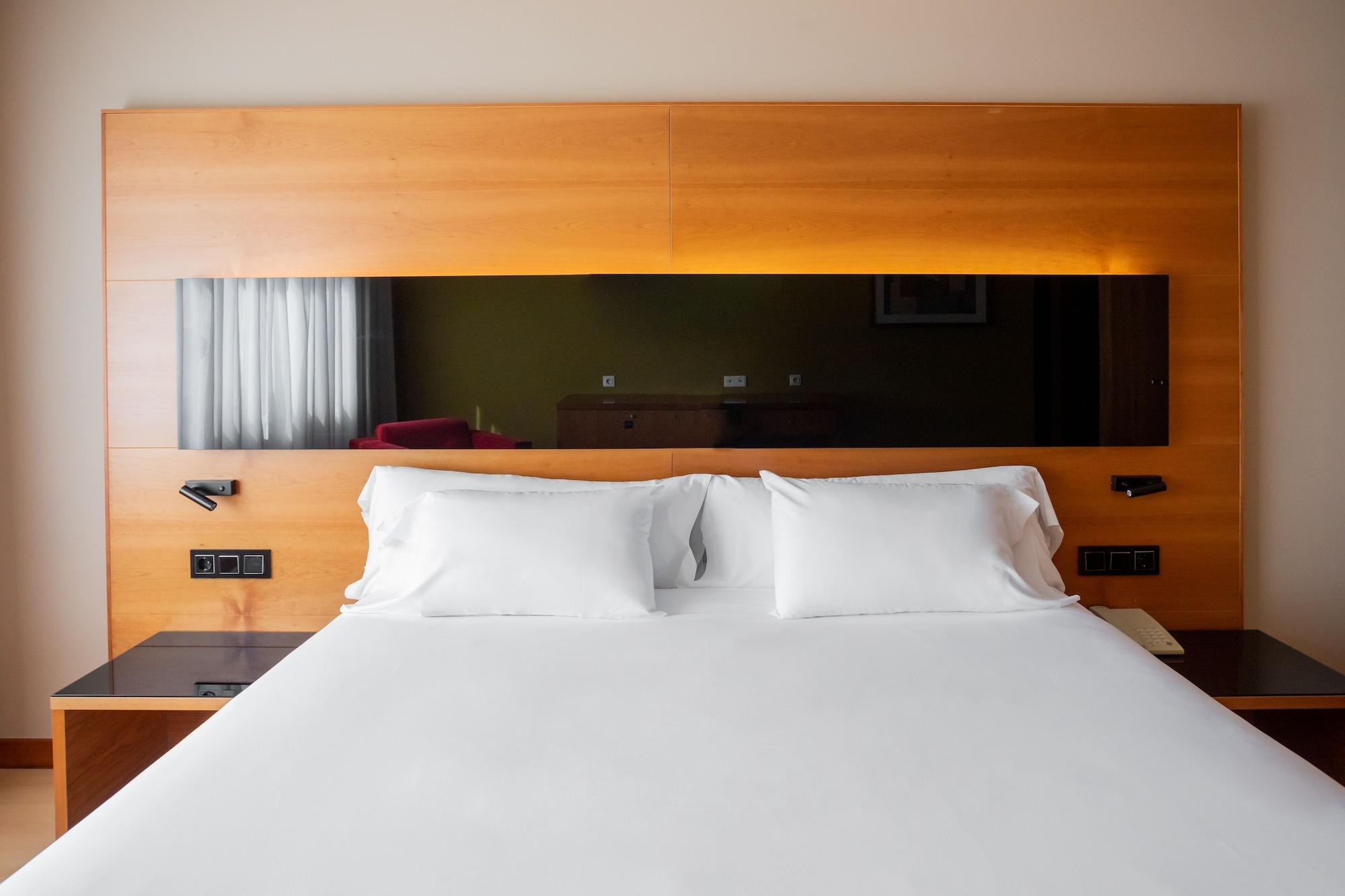 Hq La Galeria Hotel Burgos Bagian luar foto
