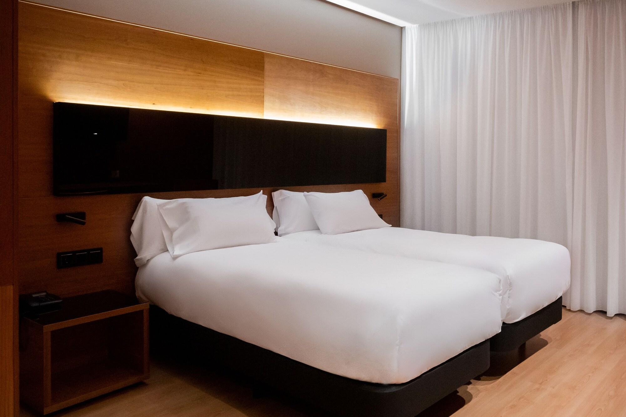 Hq La Galeria Hotel Burgos Bagian luar foto